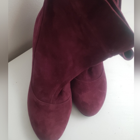 BCBG Generation Maroon Suede Wedge Lace Booties~ Size 6 - Picture 2 of 6